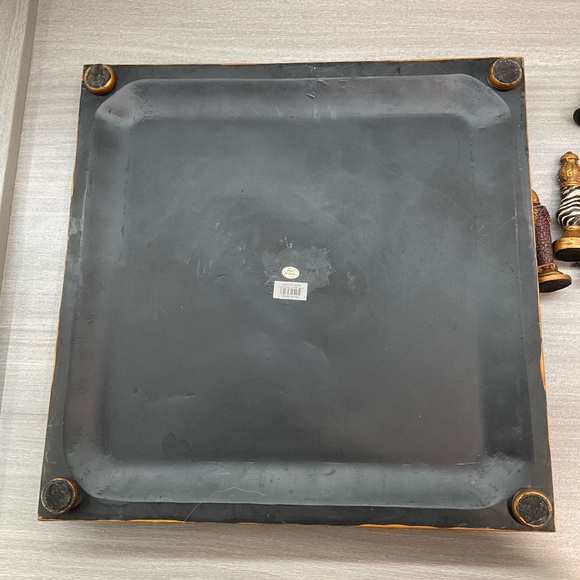 CHEETAH AND ZEBRA CHESS BOARD AND PIECES - Picture 14 of 16